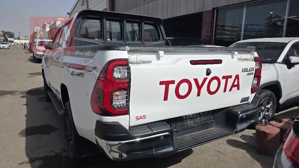 تويوتا هايلوكس